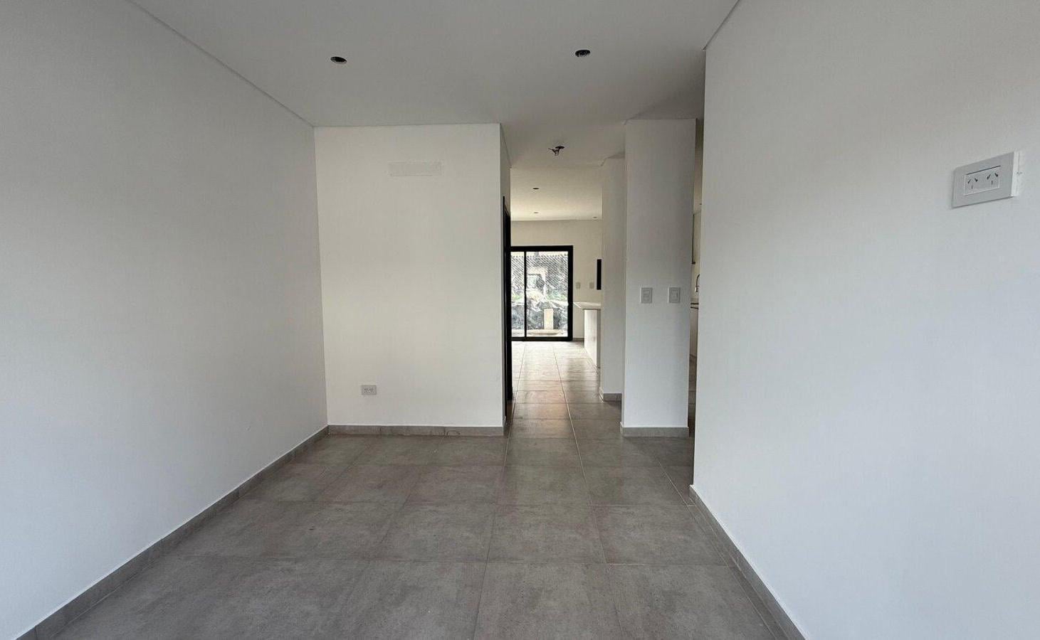 Foto de VENTA DUPLEX SPRINGPARK PILAR 5AMB PARRILLA Y PARQUE, imagen 5