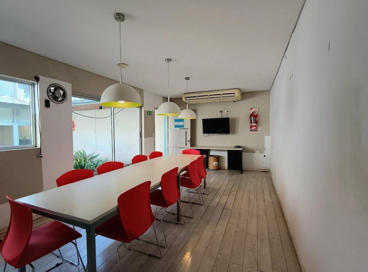 Foto de VENTA | EDIFICIO CORPORATIVO INDEPENDIENTE | 456 m² | FLORIDA | VICENTE, imagen 5