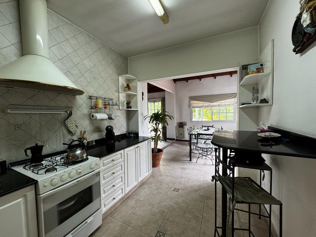 Foto de VENTA CASA 4 AMBIENTES EN VALENTIN ALSINA, imagen 3