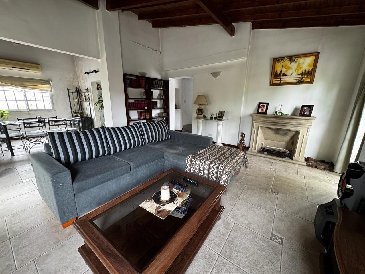 Foto de VENTA CASA 4 AMBIENTES EN VALENTIN ALSINA, imagen 4
