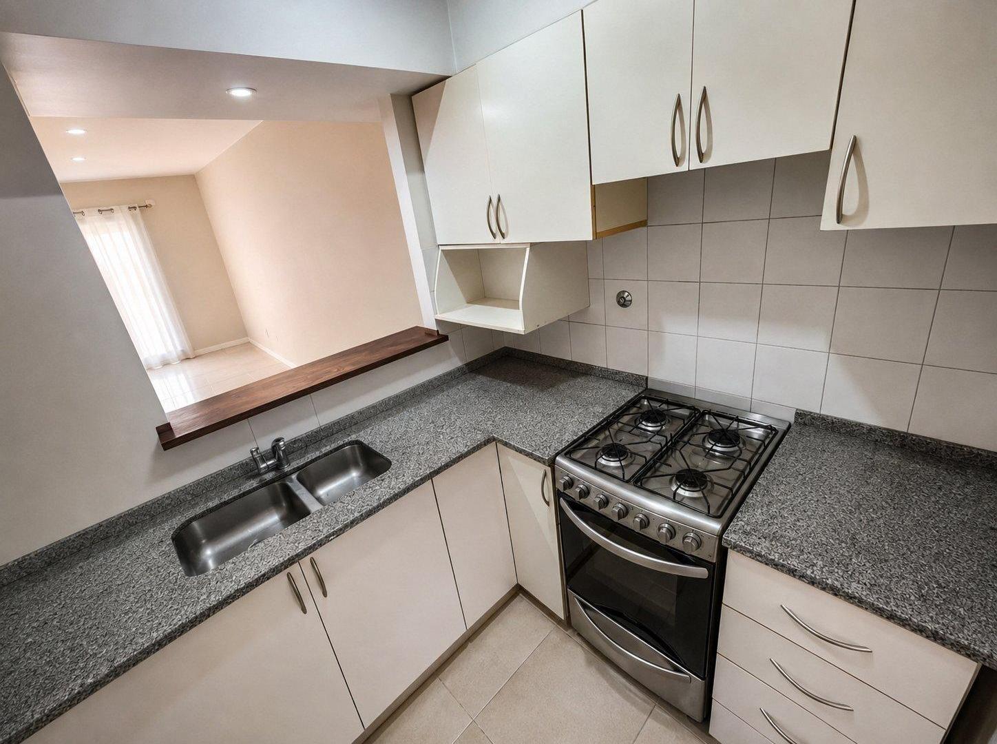 Foto de Duplex 4 ambientes en Villa Adelina, Jardín y Cochera, imagen 2