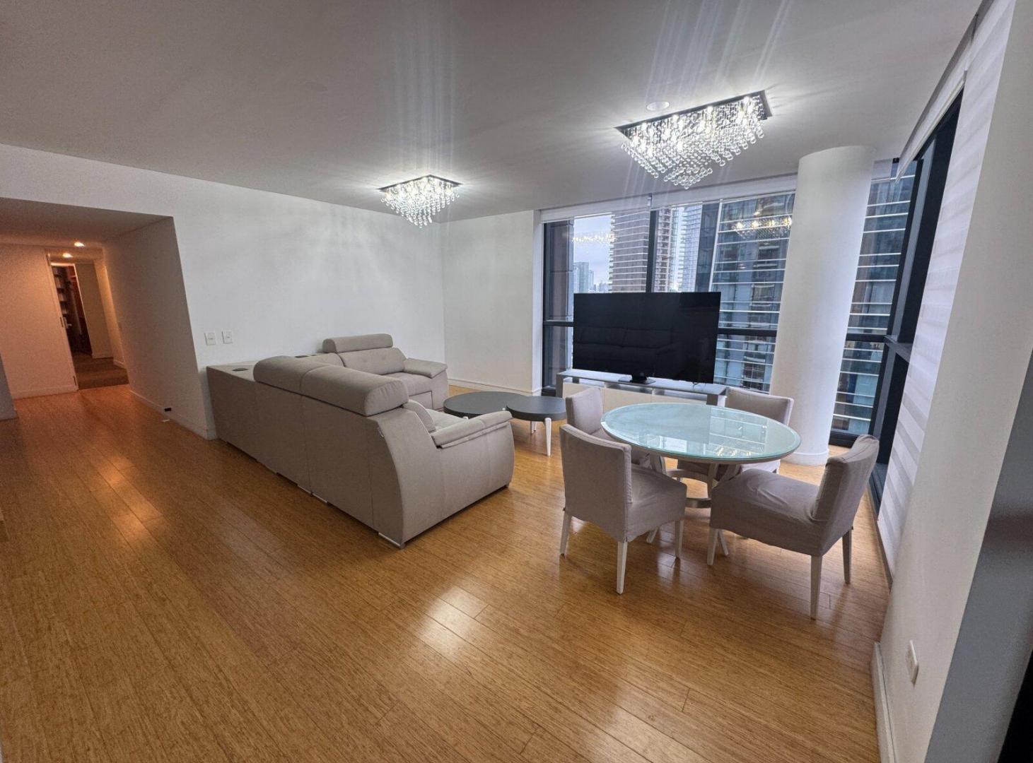 Foto de Exclusivo 3 ambientes semi amoblado en Puerto Madero con cochera y, imagen 2