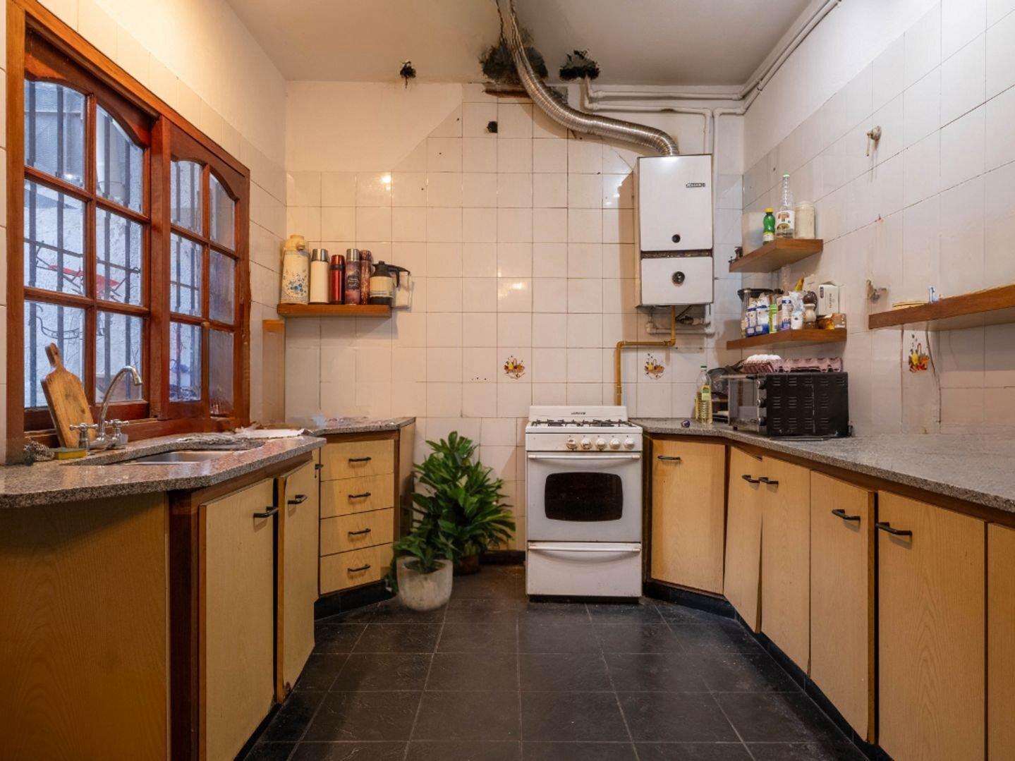 Foto de VENTA PH | 4 amb PATIO LOCAL PARILLA | LOMAS DEL MIRADOR, imagen 4