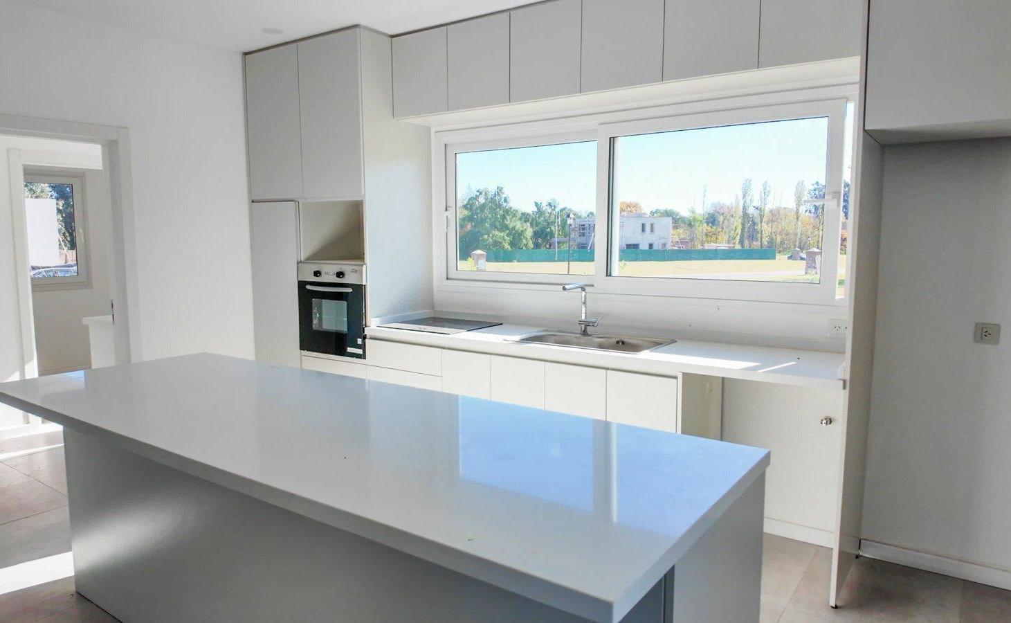 Foto de VENTA CASA - 7 AMBIENTES - PILARA, imagen 3