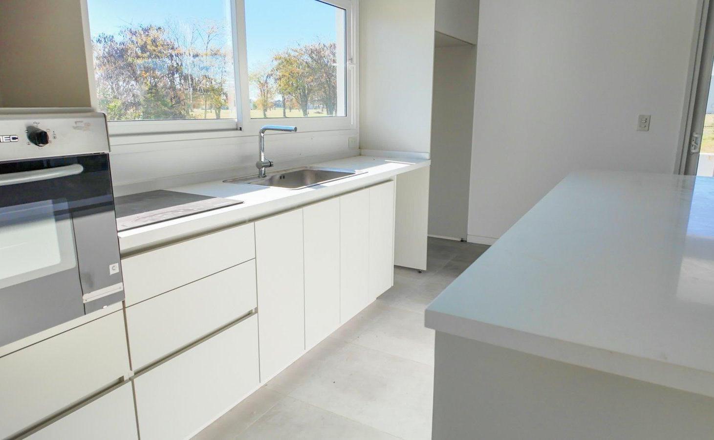 Foto de VENTA CASA - 7 AMBIENTES - PILARA, imagen 2
