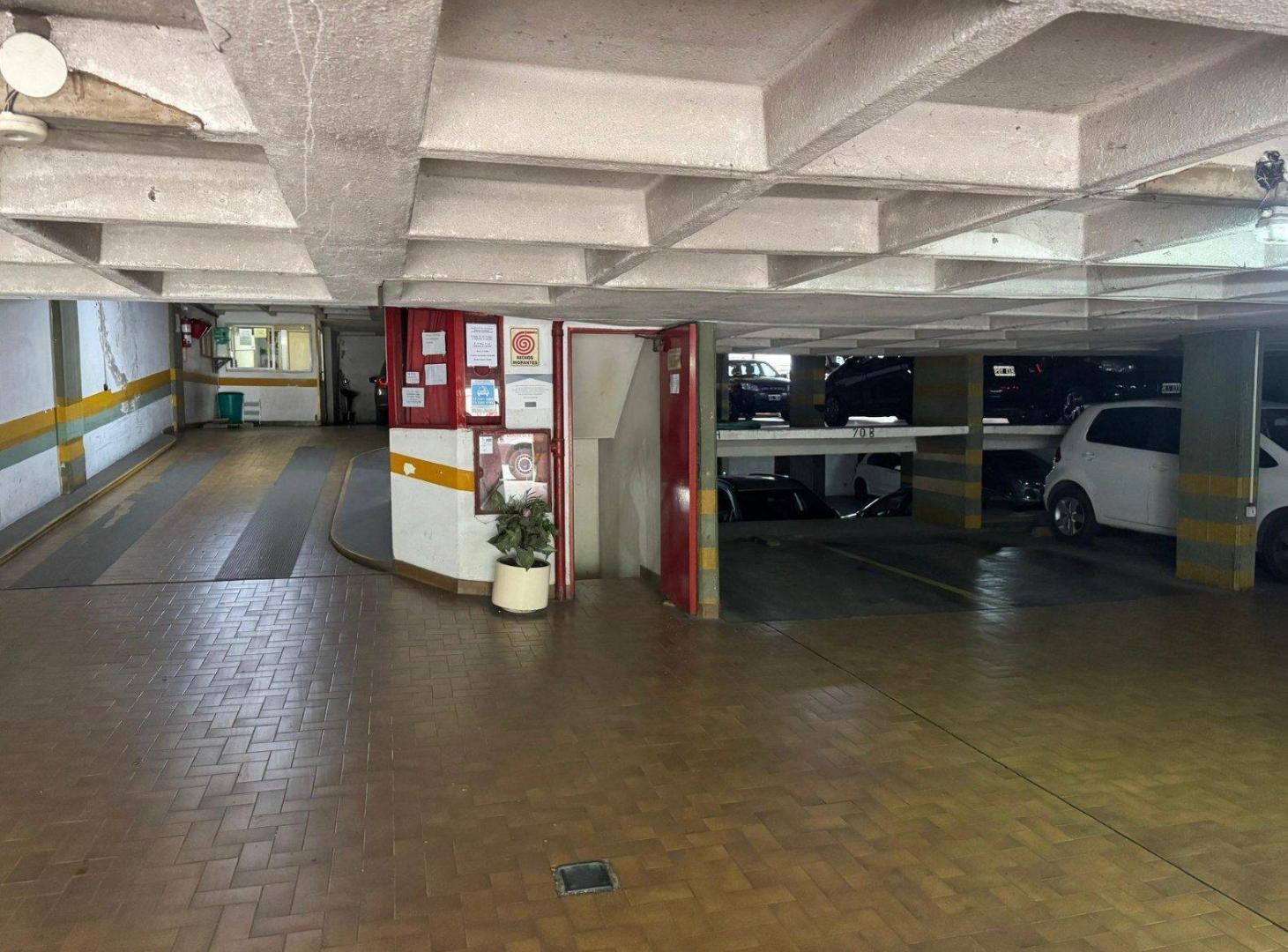 Foto de VENTA 2 COCHERAS FIJAS &amp; CUBIERTAS - BELGRANO R, imagen 2