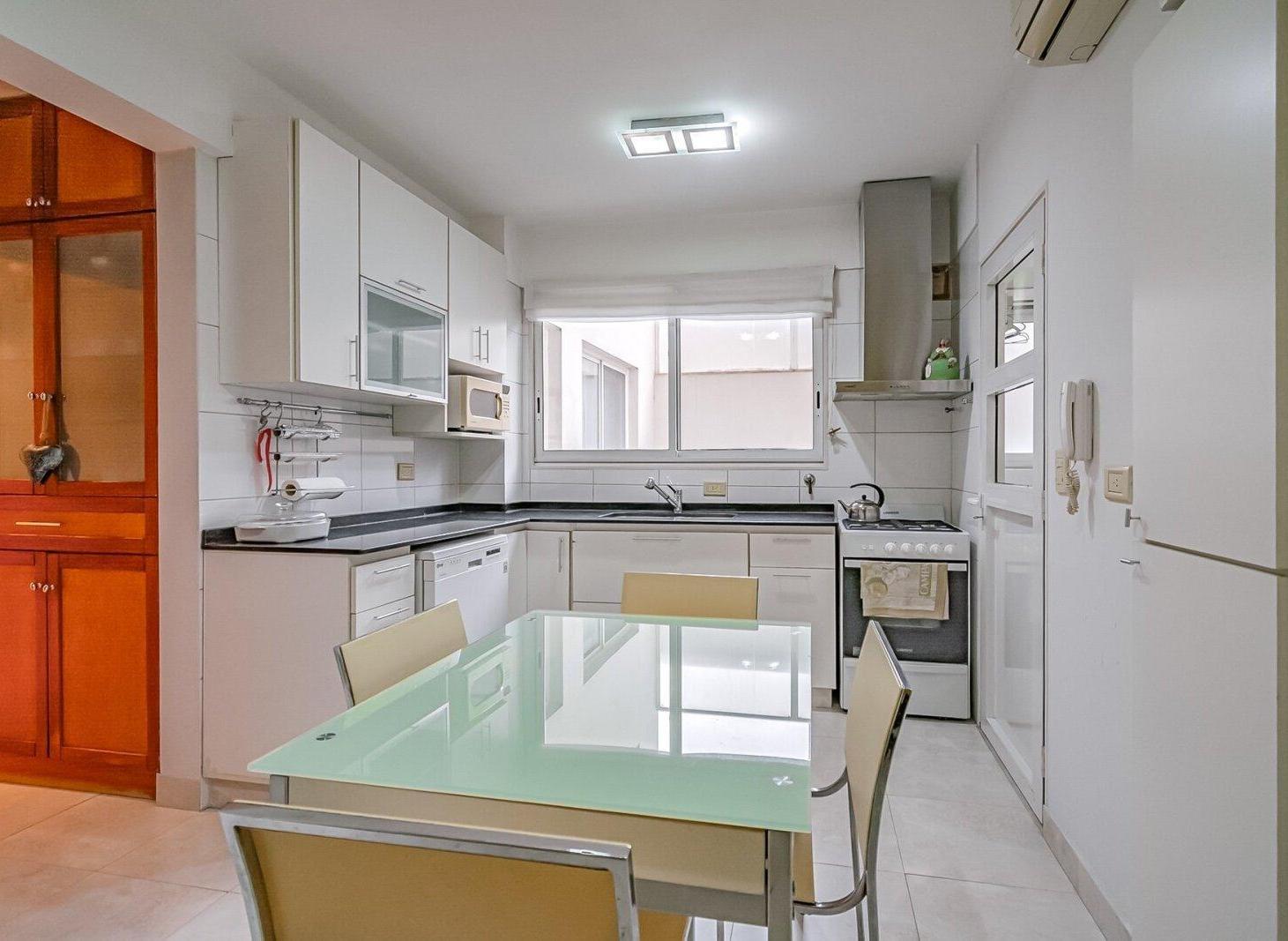 Foto de Venta Caballito 4 ambientes, 2 baños, 1 toilette, lavadero, 2 cocheras, imagen 4