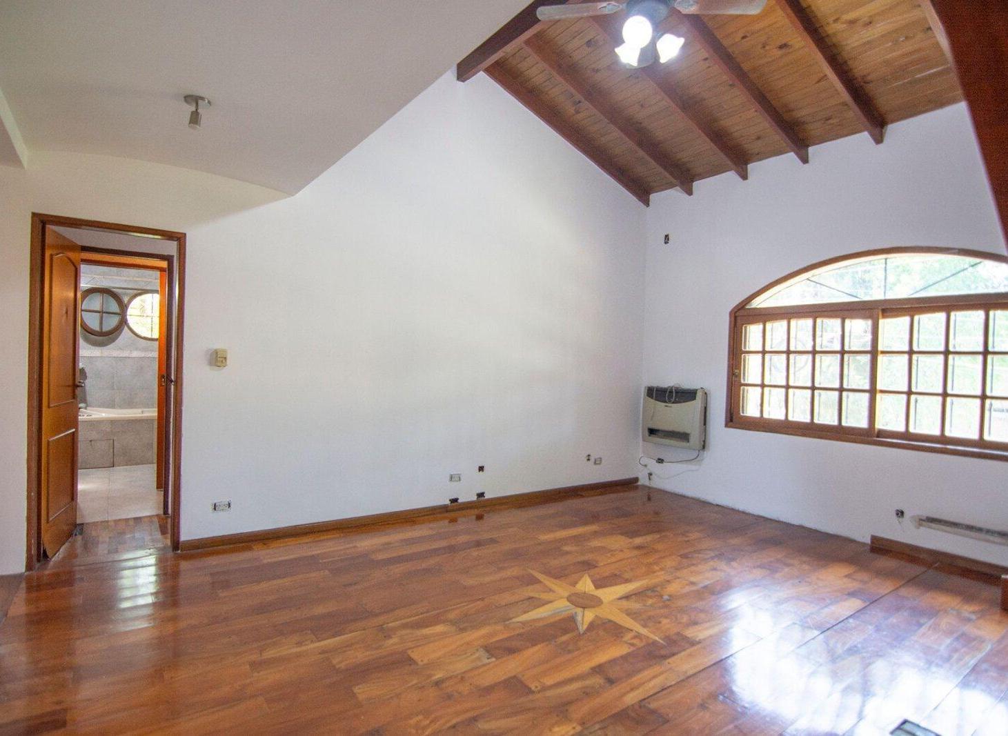 Foto de Casa 5 amb c/jardín, cochera, dep. en Don Torcuato, imagen 4