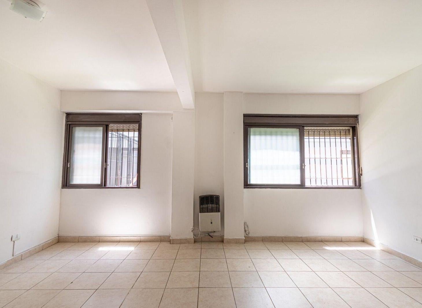 Foto de VENTA DEPARTAMENTO MONO/DOS AMBIENTES CON COCHERA SAN ISIDRO, imagen 3