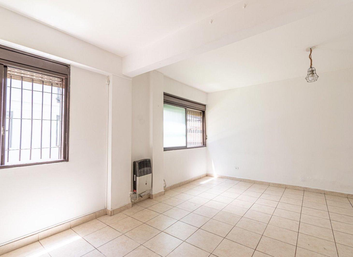 Foto de VENTA DEPARTAMENTO MONO/DOS AMBIENTES CON COCHERA SAN ISIDRO, imagen 1