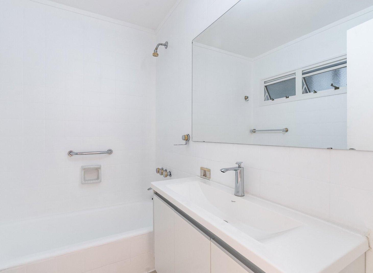 Foto de VENTA PISO 3 AMB. C/DEPENDENCIA, ESPACIO GUARDACOCHE Y BAULERA - LAS, imagen 5