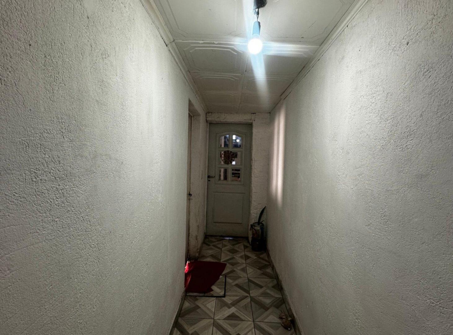 Foto de VENTA CASA 4 AMB. CON COCHERA LANÚS OESTE, imagen 4