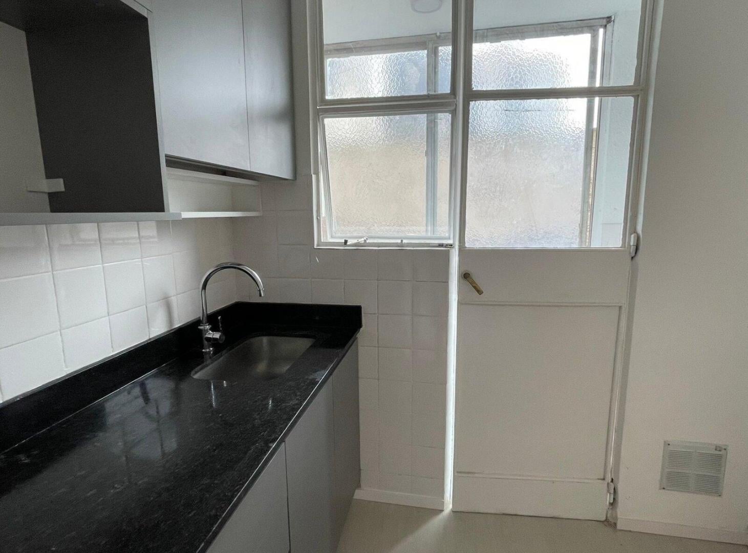 Foto de ALQUILER DEPARTAMENTO 2 AMBIENTES ACASSUSO CON BALCON, imagen 2