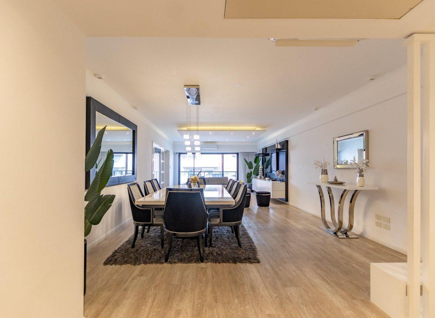 Foto de Venta Depto de Categoria en Pedro Goyena 5 Ambientes con balcon corrido, imagen 2