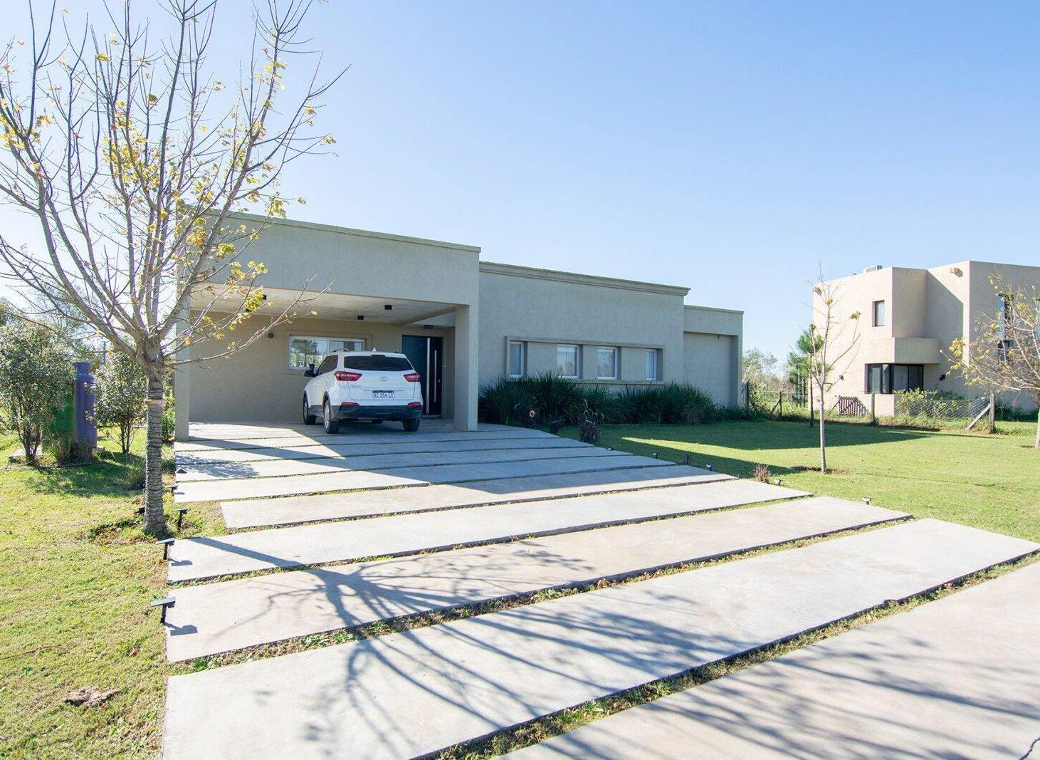 Foto de VENTA CASA EL NAUDIR ESCOBAR, 4 AMB CON PILETA, imagen 2