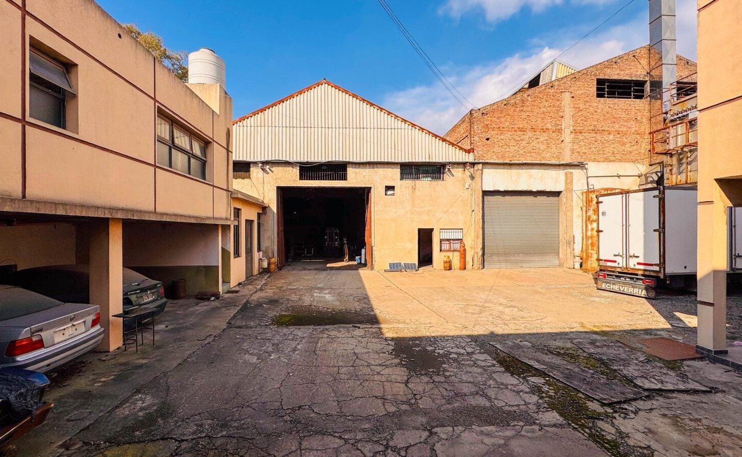 Foto de VENTA GALPONES INDUSTRIALES LANUS ZONA SUR 3000 M2 (ex FABRICA, imagen 4