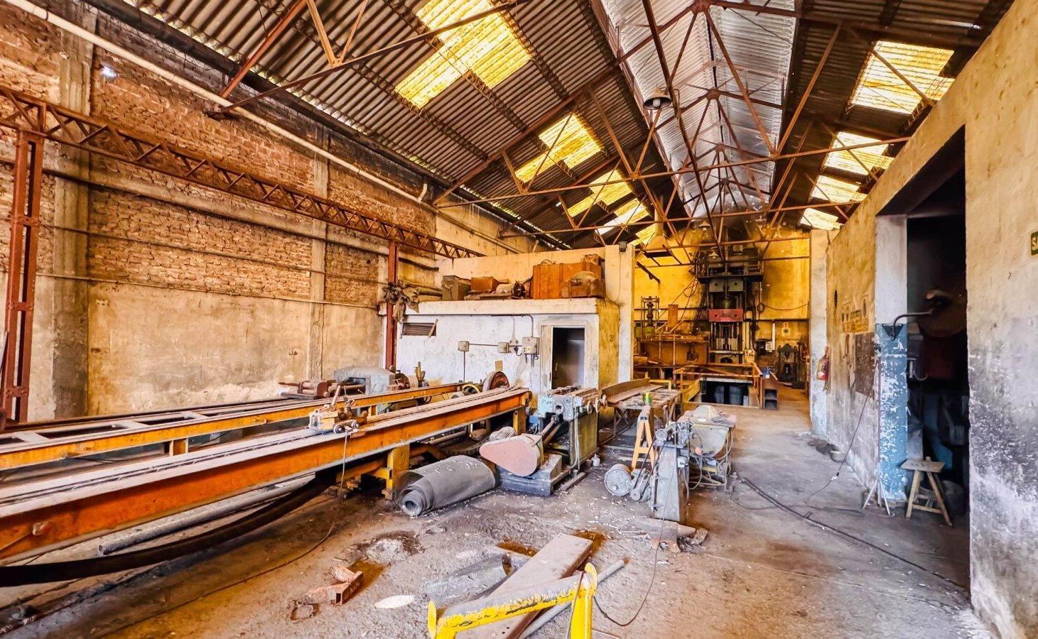 Foto de VENTA GALPONES INDUSTRIALES LANUS ZONA SUR 3000 M2 (ex FABRICA, imagen 3