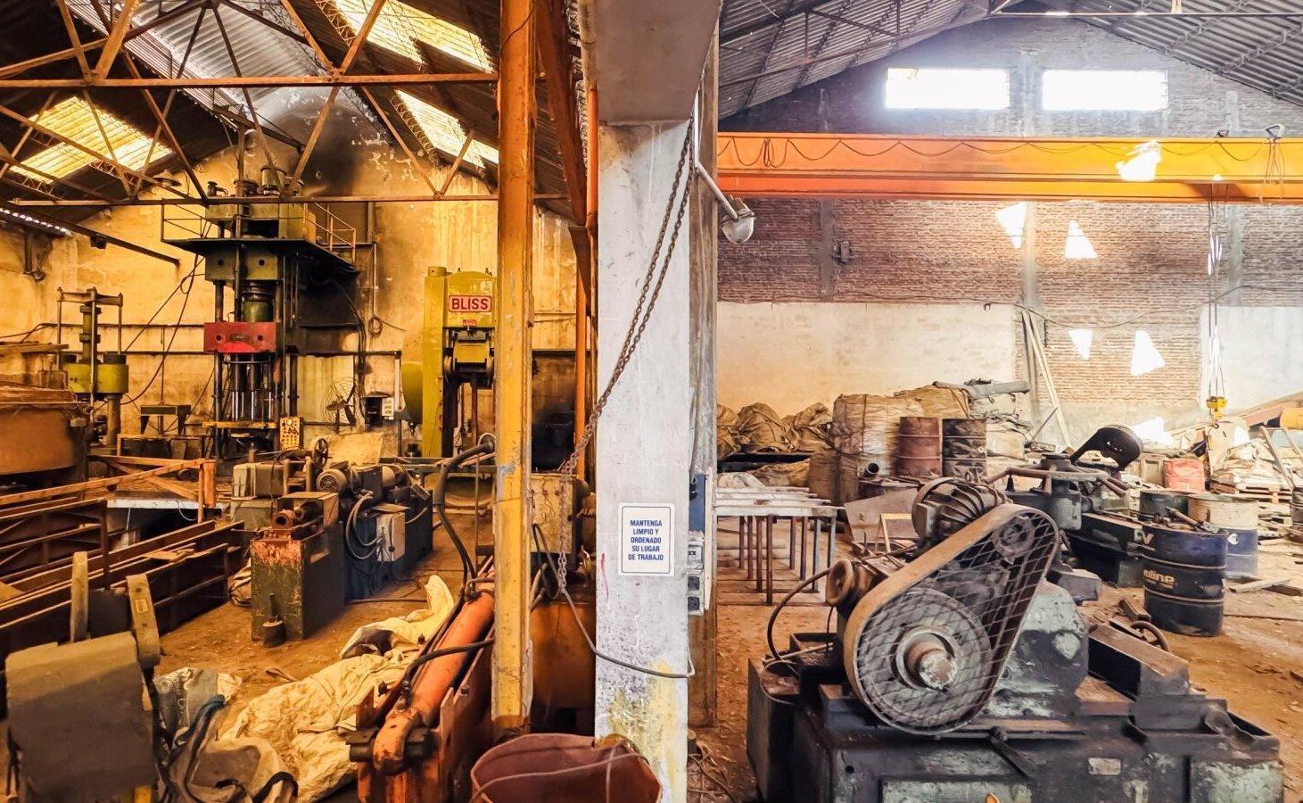 Foto de VENTA GALPONES INDUSTRIALES LANUS ZONA SUR 3000 M2 (ex FABRICA, imagen 2