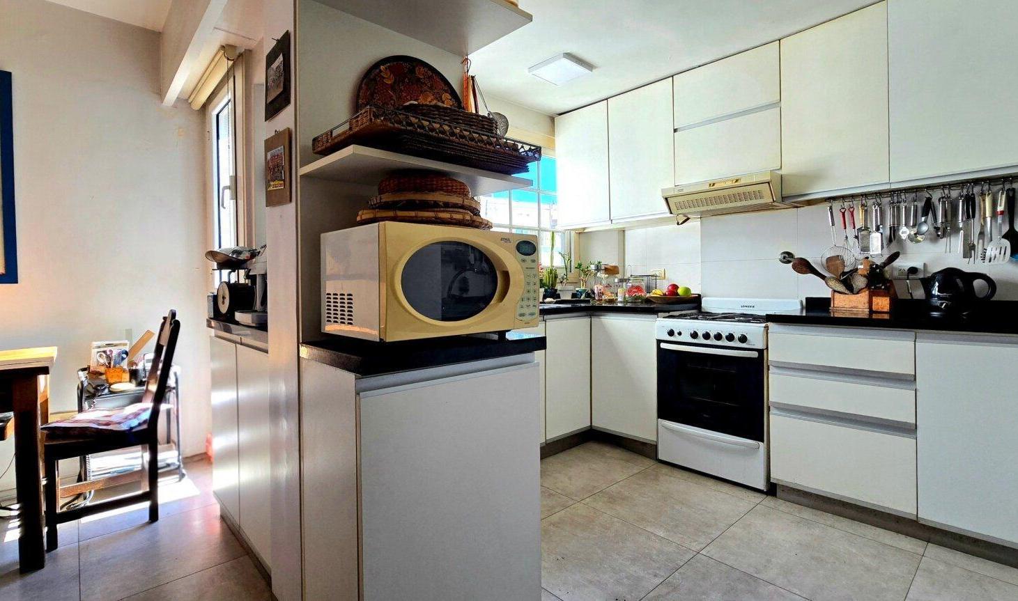 Foto de VENTA DEPTO 4 AMB. EN BELGRANO R SOBRE AV DE LOS INCAS CON COCHERA Y, imagen 2