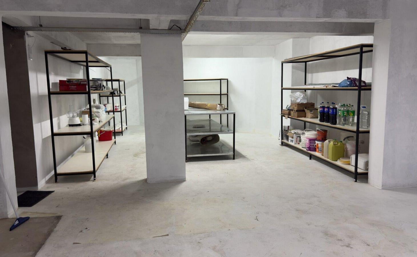 Foto de Alquiler Local en esquina de 171 m2 totales con subsuelo, imagen 5
