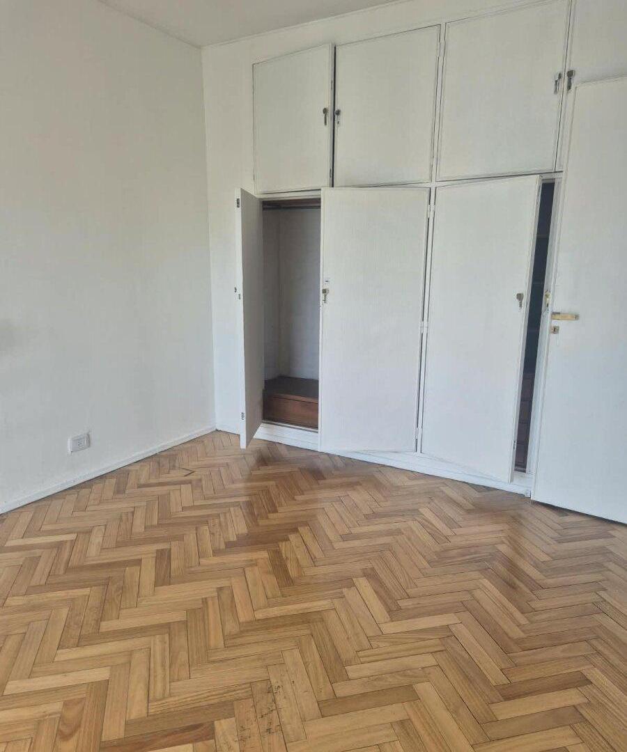 Foto de Alquiler 3 ambientes con dependencia en Belgrano Piso alto sobre Avda, imagen 1