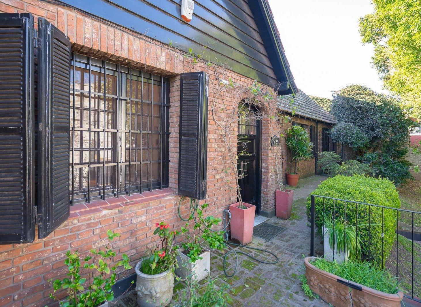 Foto de CASA EN VENTA – LA LUCILA ACTUALIZADA, imagen 2