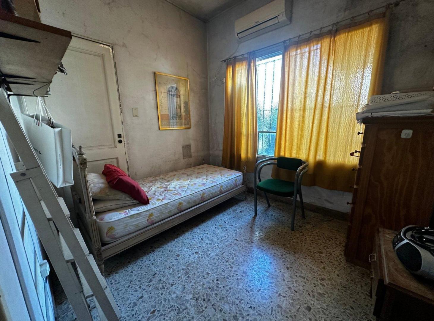 Foto de VENTA CASA 5 AMB. CON COCHERA LANÚS OESTE, imagen 2