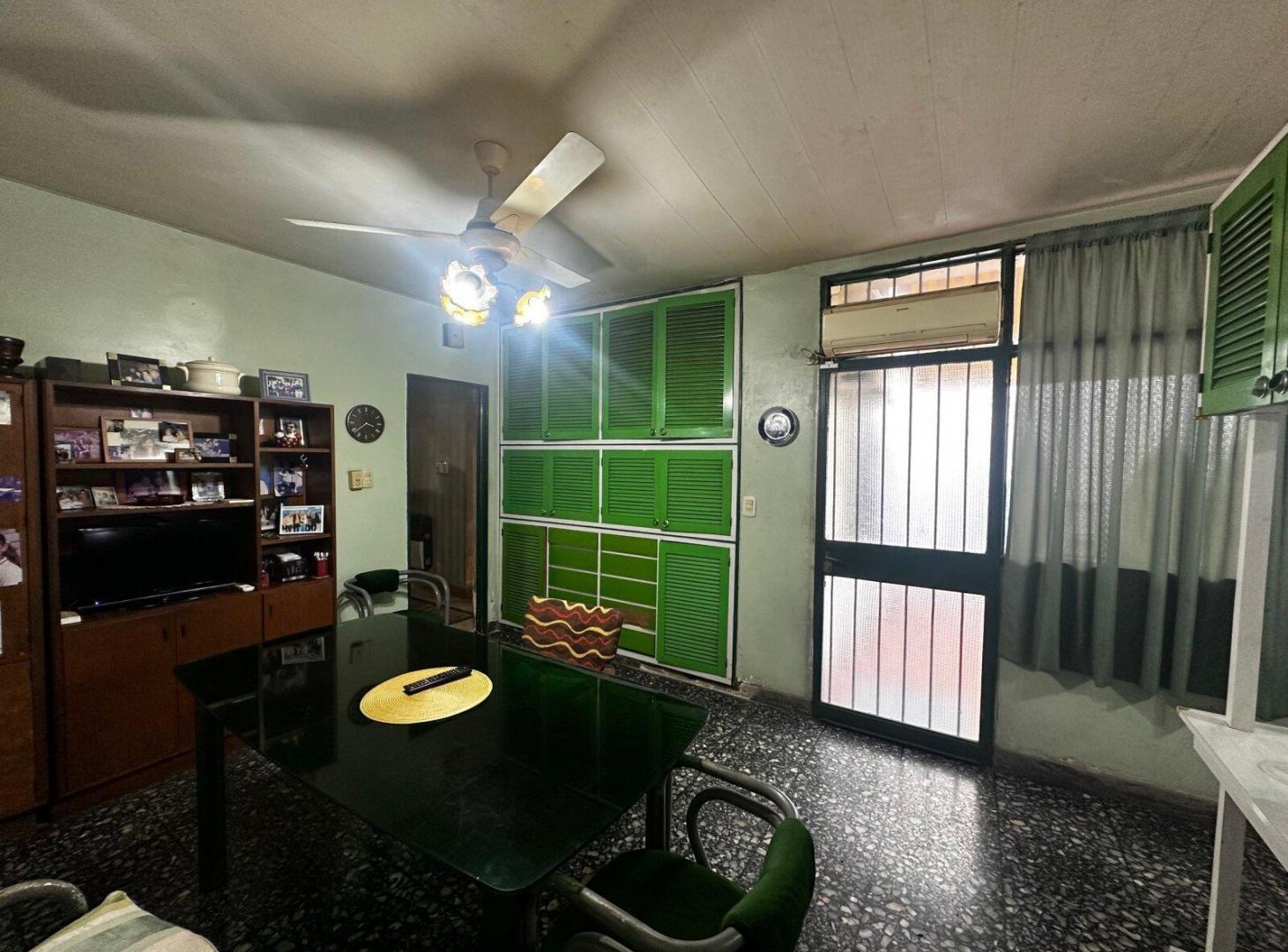 Foto de VENTA CASA 5 AMB. CON COCHERA LANÚS OESTE, imagen 1