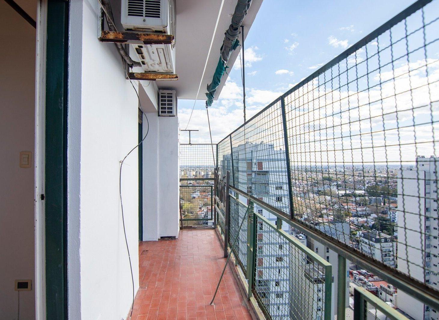 Foto de VENTA depto 3 ambientes con balcón PISO 22 VISTA AL RÍO - VTE LÓPEZ, imagen 2