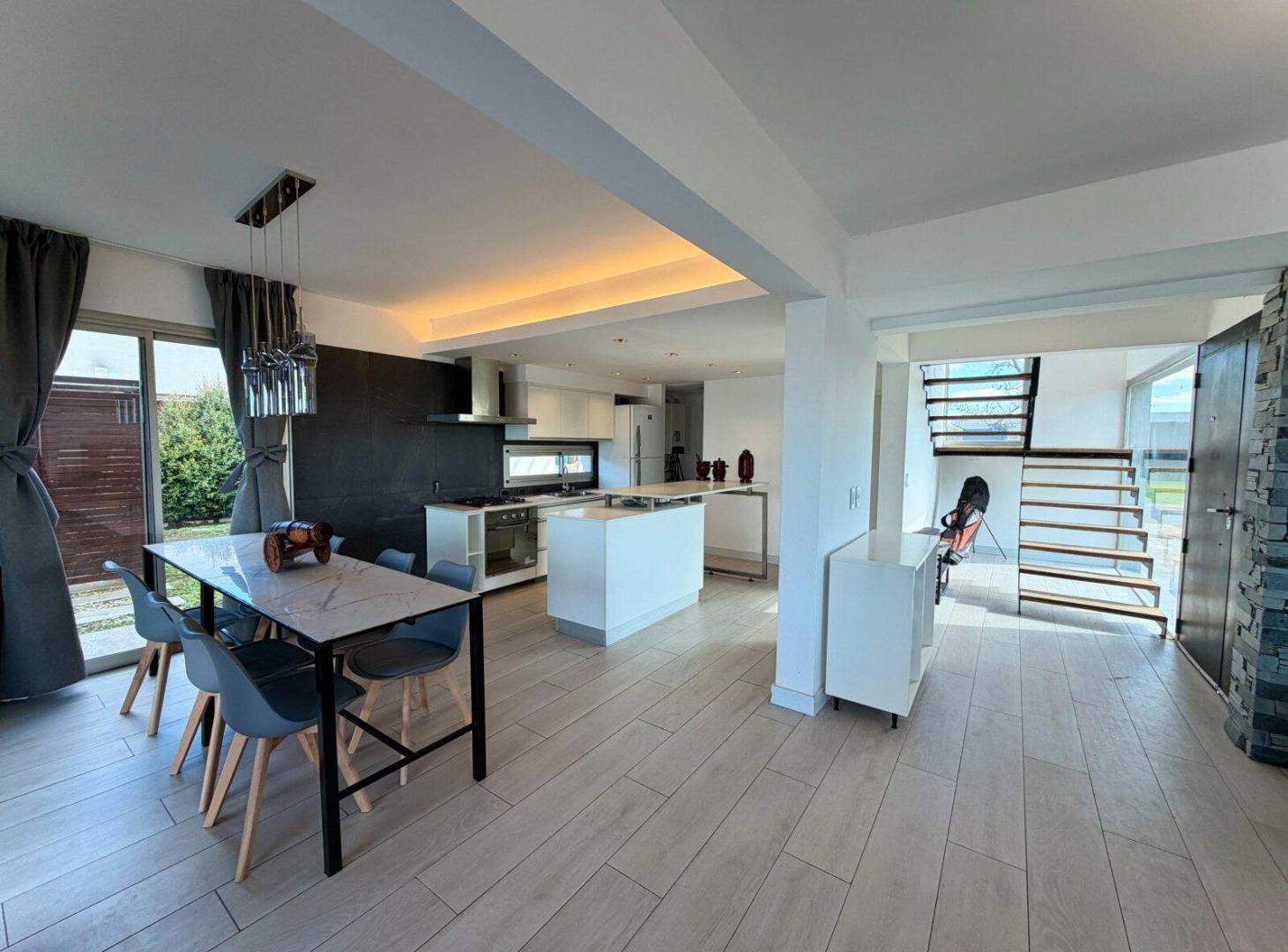 Foto de Venta casa en San Sebastián a la laguna con casa de huespedes AMOBLADA, imagen 5