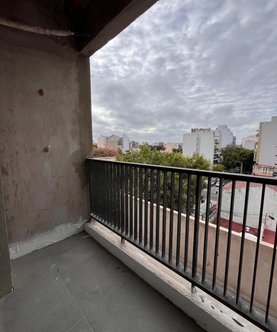 Foto de VENTA DEPTO 2 AMBIENTES 45M2 C/BALCÓN LATERAL EN MONTE CASTRO, imagen 5