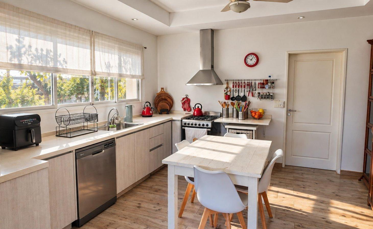 Foto de VENTA CASA 5 AMBIENTES - LAS ORQUÍDEAS, imagen 2
