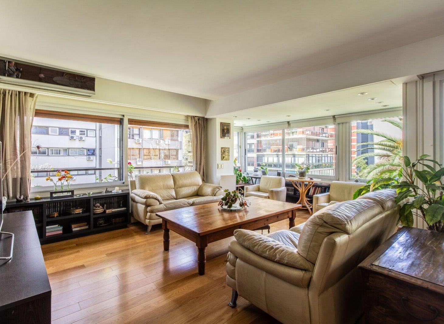 Foto de Venta Depto. 4 Amb. C/Balcón y Terraza Privada - Belgrano, imagen 1