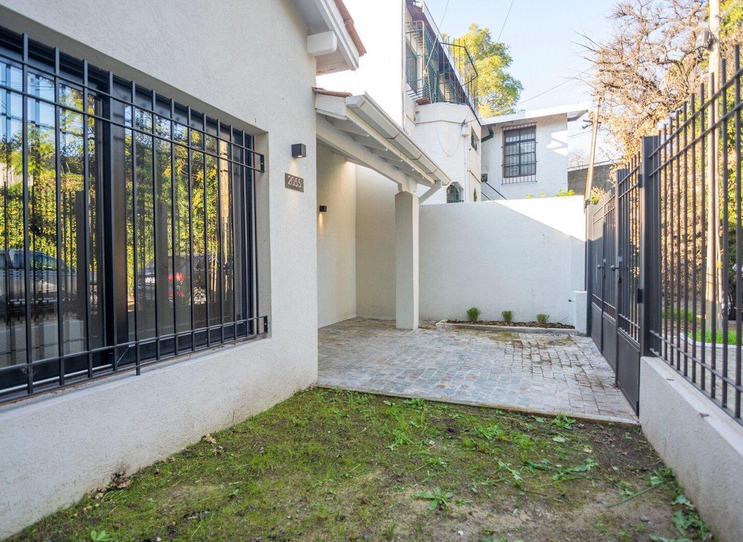 Foto de Venta Excelente Casa Reciclada 5 amb c/jardín/parrilla/patio/cochera, imagen 1