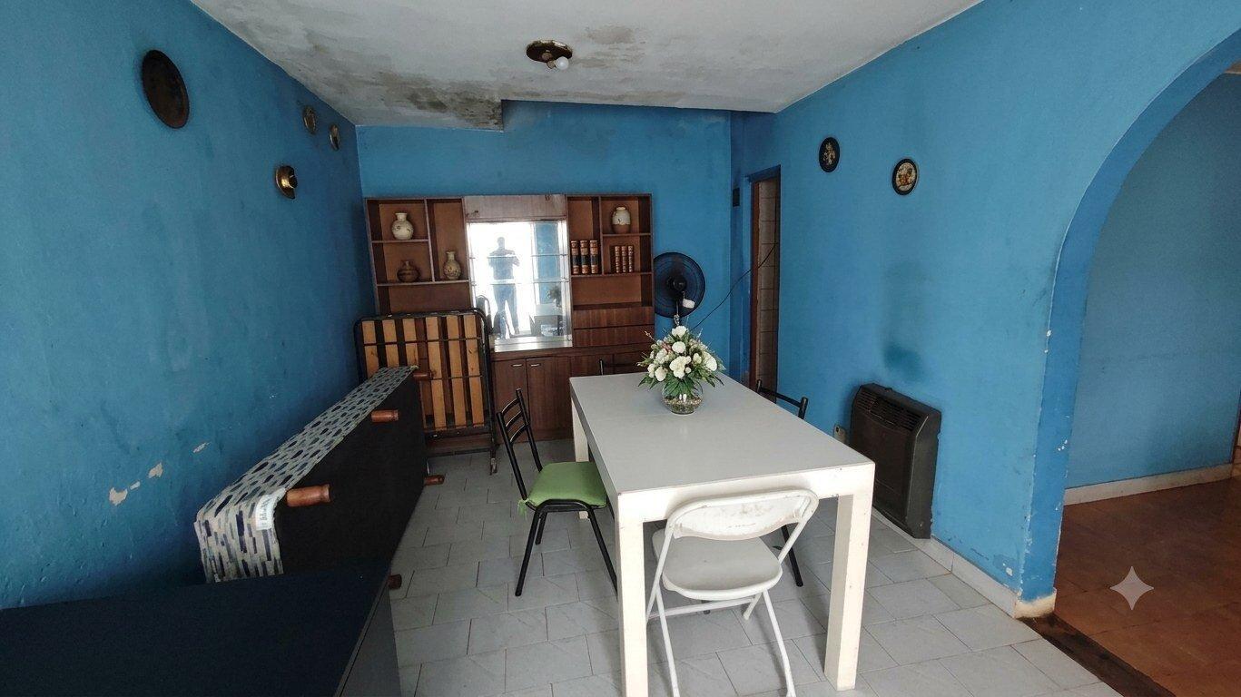 Foto de Venta de casa a Refaccionar en Castelar - lote de 246 mts - Casa +, imagen 2