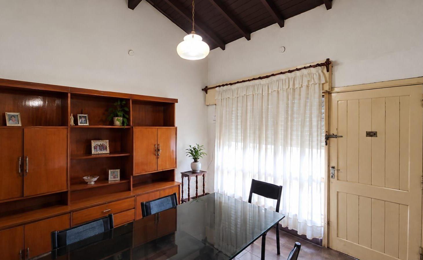 Foto de Venta de casa a Refaccionar en Castelar - lote de 246 mts - Casa +, imagen 4