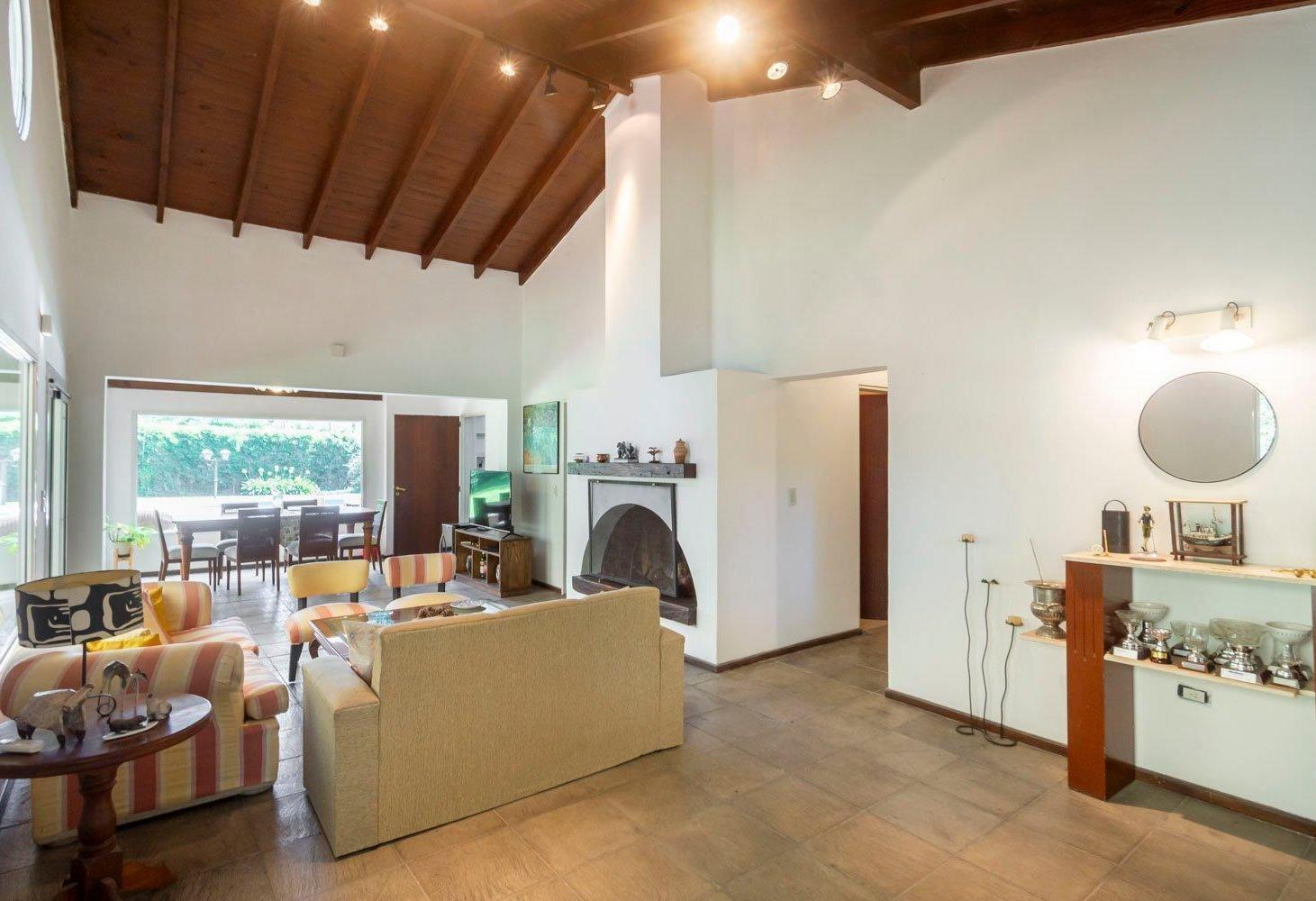 Foto de Venta Casa Barrio el Portillo Piscina Chimenea, imagen 4