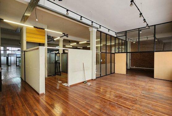 Foto de VENTA OFICINA COMERCIAL EN CABA DE TRES PLANTAS, imagen 1