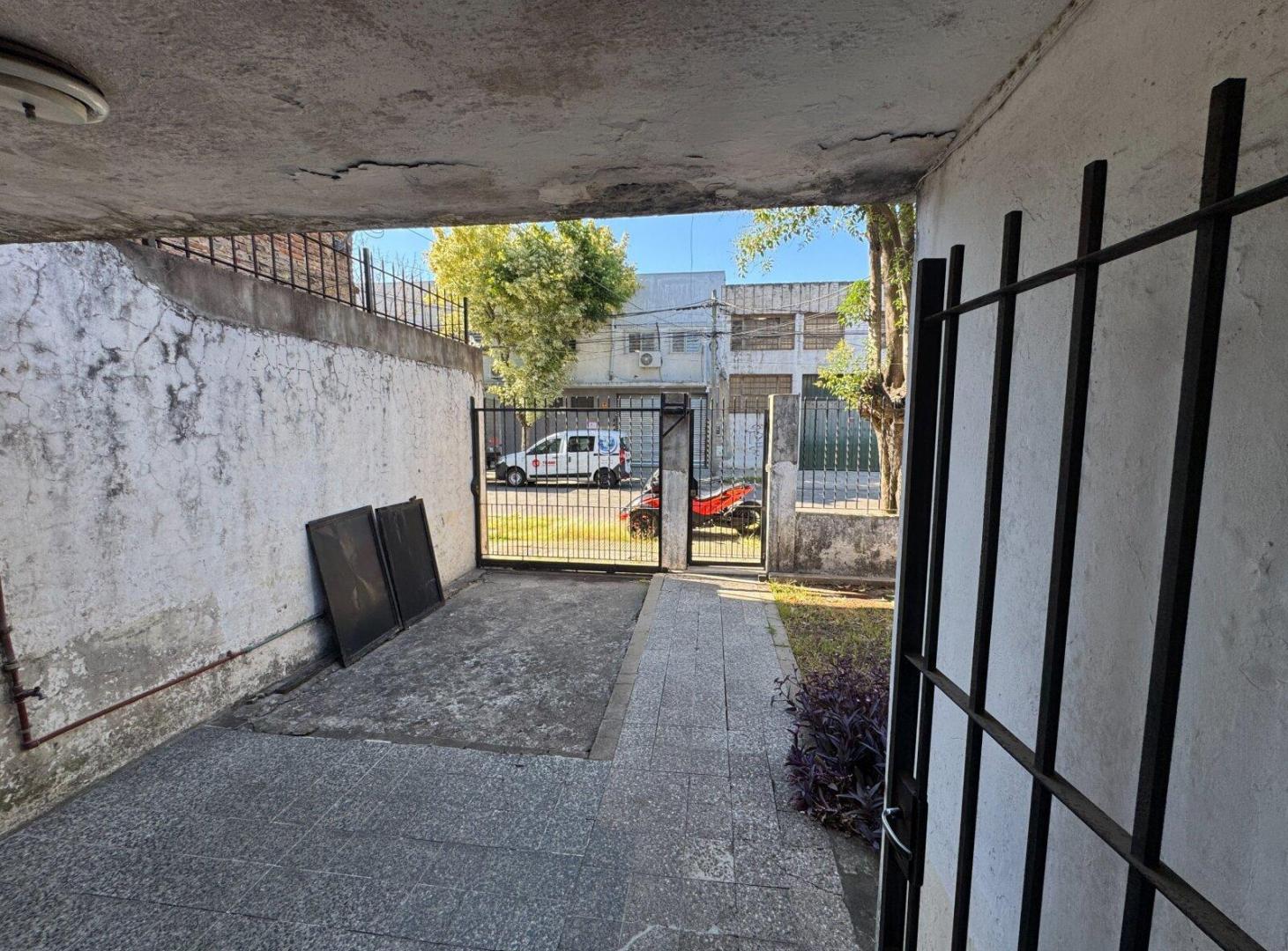Foto de AMPLIO PH EN LORIDA OESTE A ACTUALIZAR - VILLA MARTELLI, imagen 4