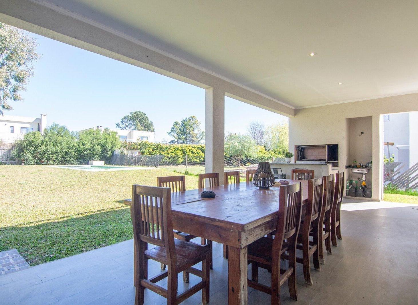 Foto de Venta Casa en Barrio San Matías - Área 3 - Pileta y gran jardín - Belén, imagen 4