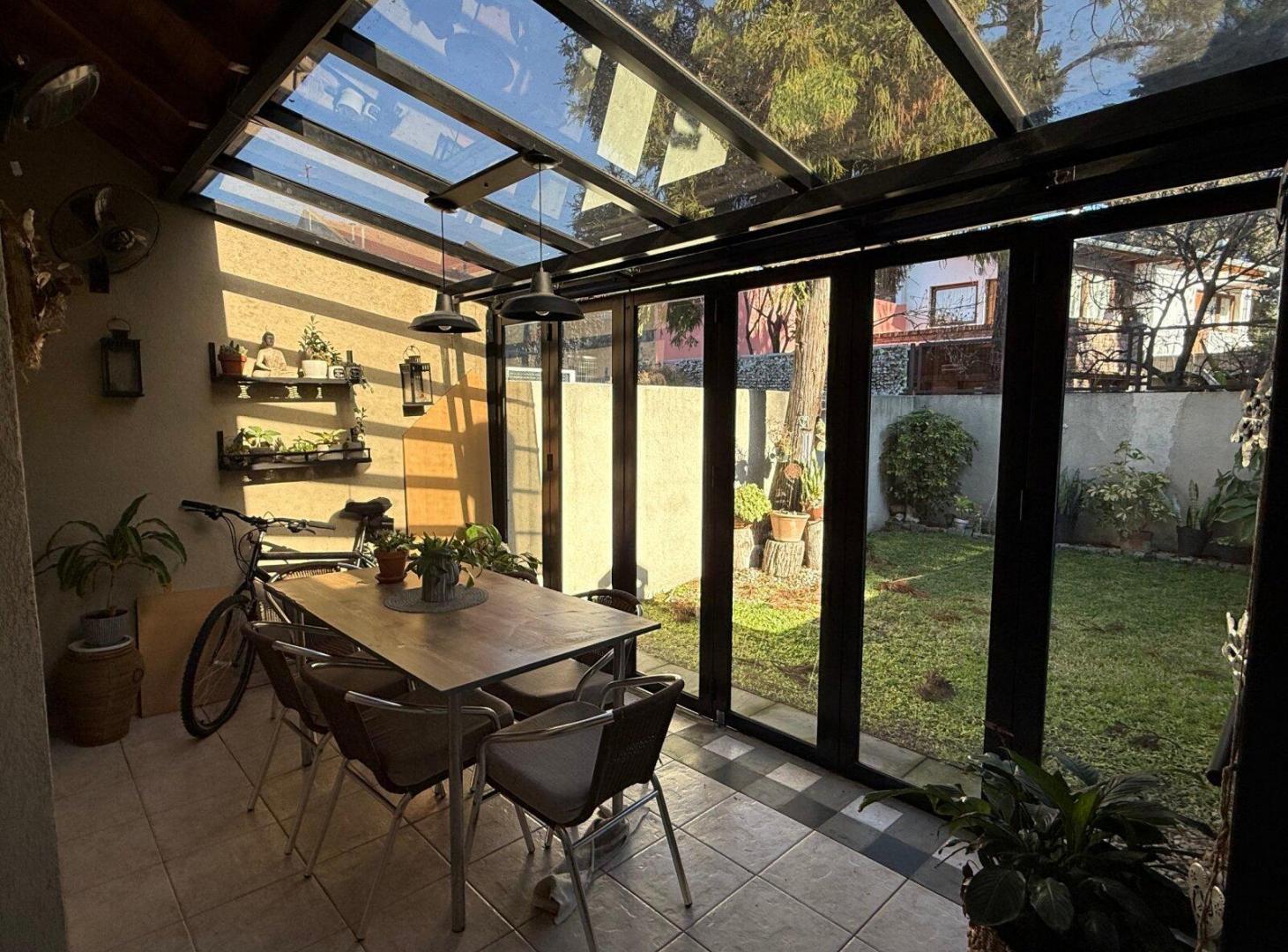 Foto de Exclusivo Triplex 4 ambientes con Jardín y cochera | EXCELENTE ESTADO, imagen 4