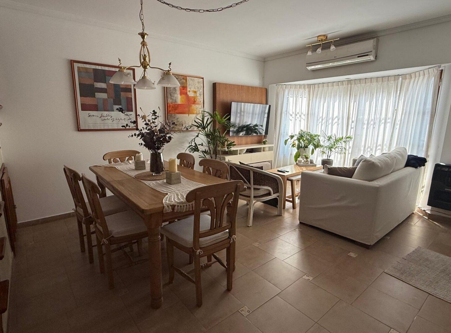 Foto de Exclusivo Triplex 4 ambientes con Jardín y cochera | EXCELENTE ESTADO, imagen 1