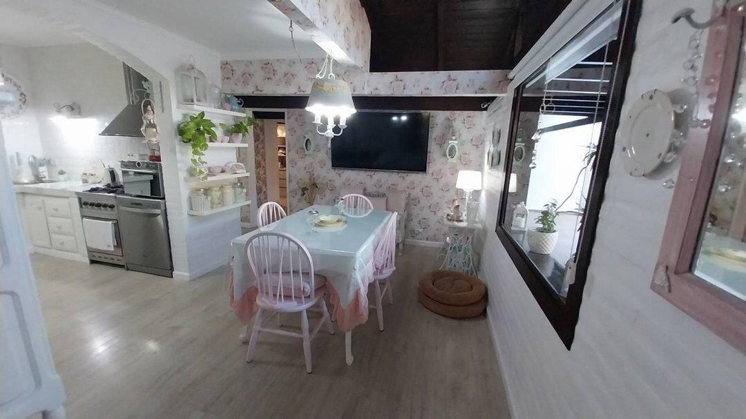 Foto de VENTA DE CASA EN LUIS GUILLON CON PARQUE PILETA, imagen 4
