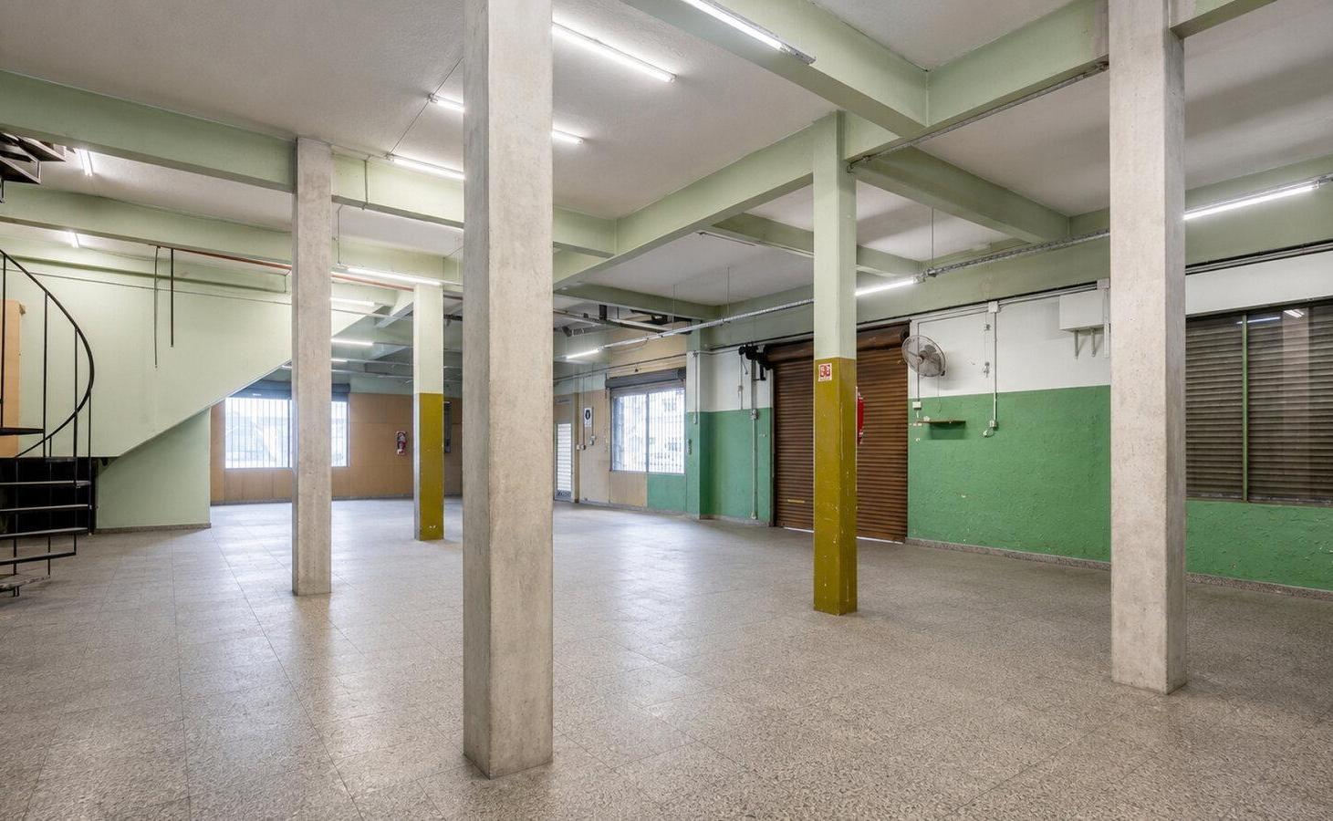 Foto de Esquina comercial sobre Av. Illia – 367 m² – Local, depósito y oficinas, imagen 1