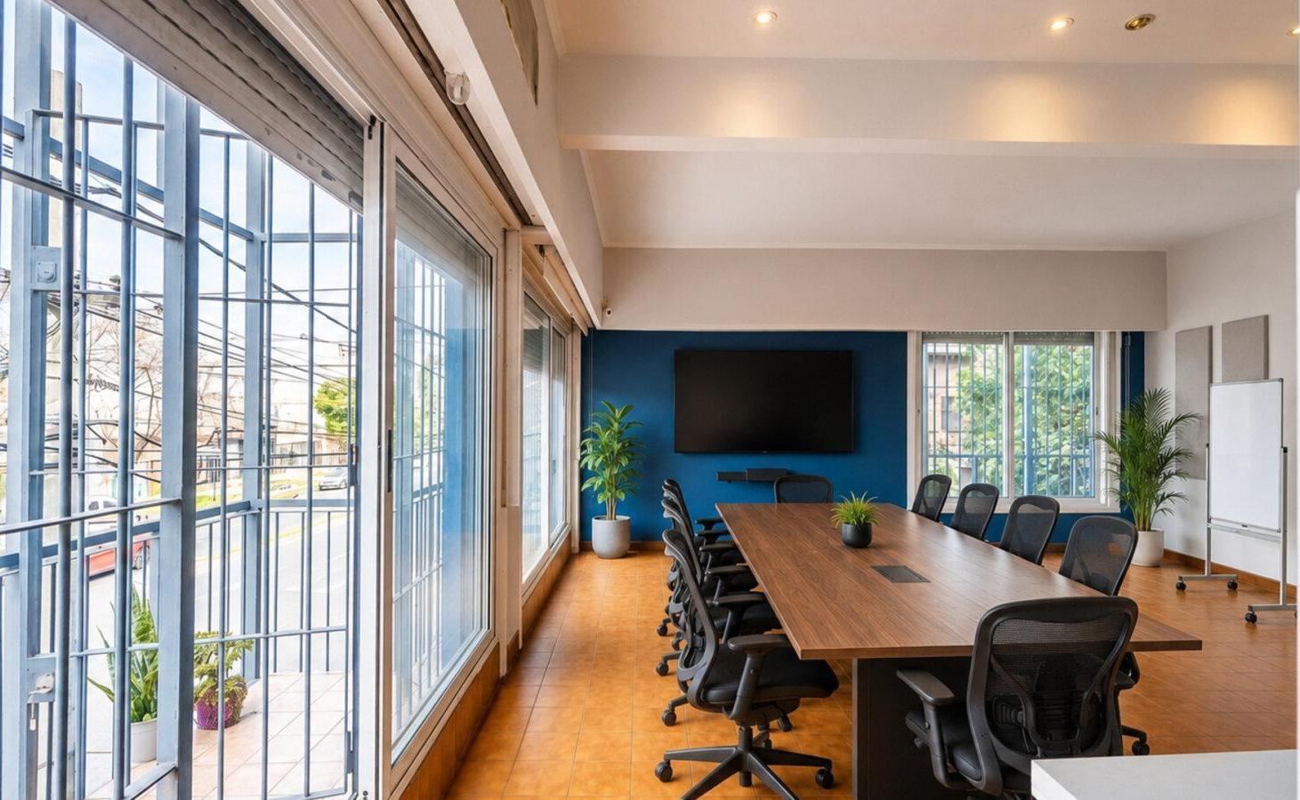 Foto de Esquina comercial sobre Av. Illia – 367 m² – Local, depósito y oficinas, imagen 3