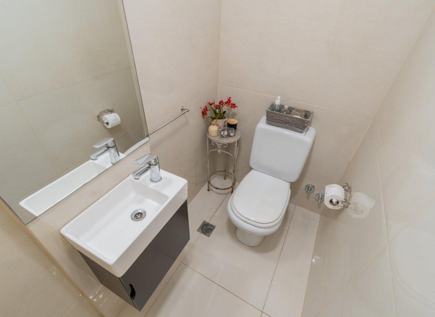 Foto de CASA 6 AMBIENTES CON COCHERA Y PILETA EN VICENTE LÓPEZ, imagen 4