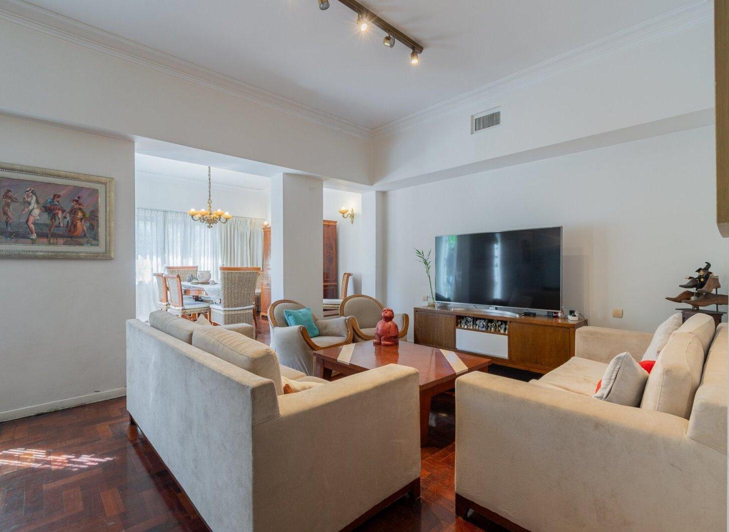 Foto de CASA 6 AMBIENTES CON COCHERA Y PILETA EN VICENTE LÓPEZ, imagen 5