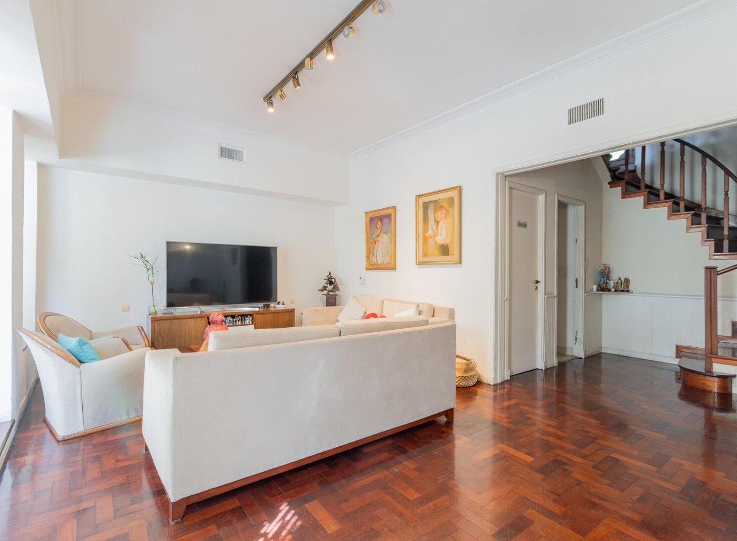 Foto de CASA 6 AMBIENTES CON COCHERA Y PILETA EN VICENTE LÓPEZ, imagen 3