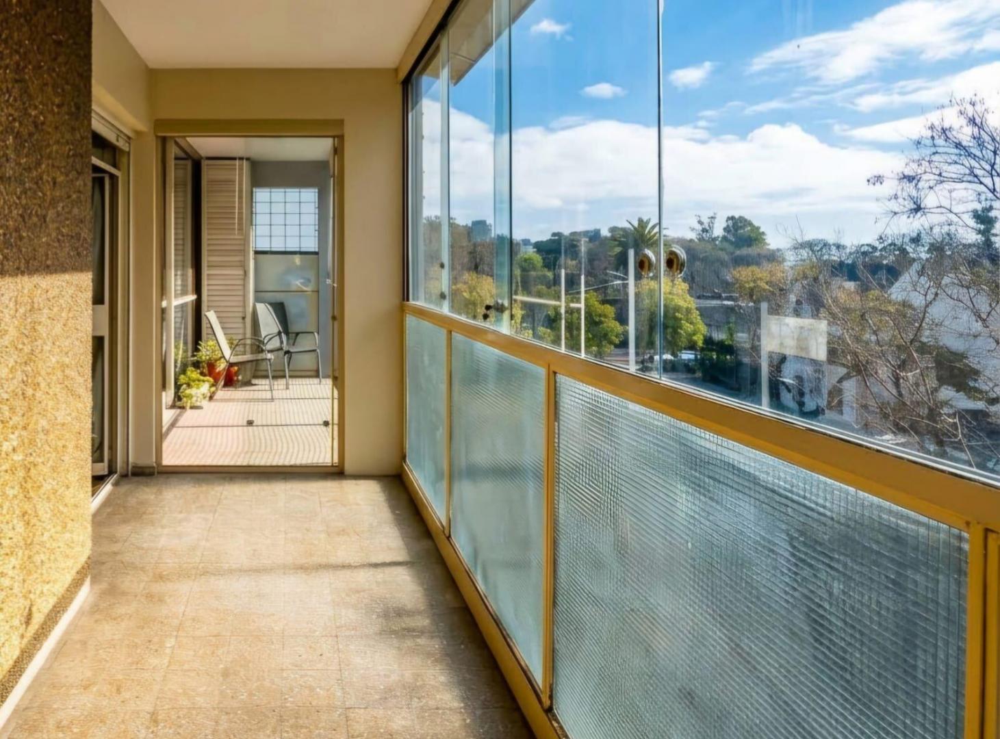 Foto de Venta Piso 3 ambientes con habitación de servicio en Olivos, imagen 3