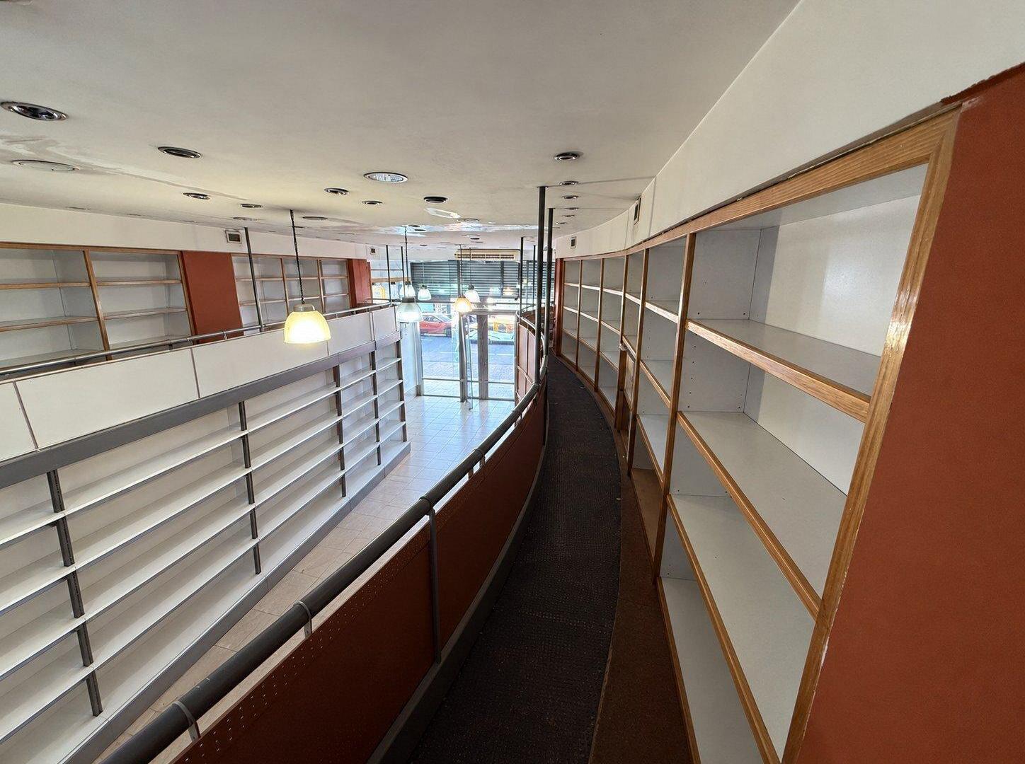 Foto de ALQUILER Local 220 m² en lote propio sobre Av. Scalabrini Ortiz – Sin, imagen 5